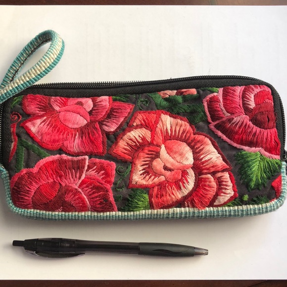 Zunil hupil Guatemalan wristlet wallet - Picture 5 of 8